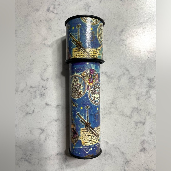 2/$20💕Book & Kaleidoscope - Picture 6 of 7